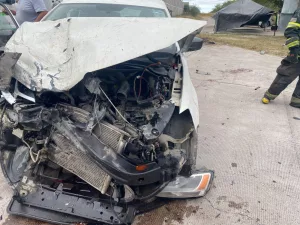 Fuerte choque deja heridos en carretera Rayón-Rioverde, cerca de la gasolinera El Cerrito de la Cruz